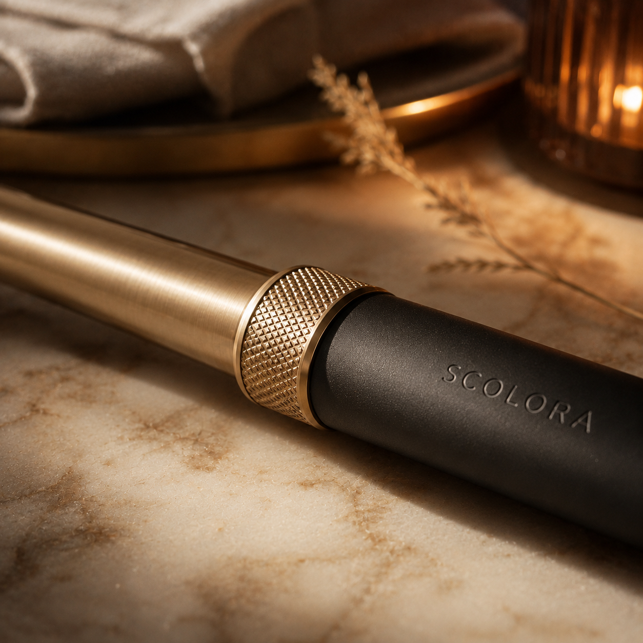 Scolora styling wand, champagne-gold and matte black, detail